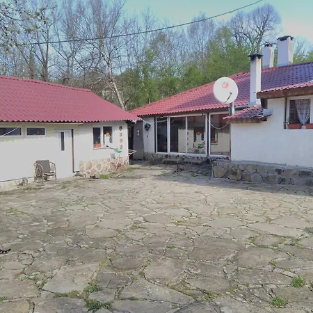 Βίλα кацарила *